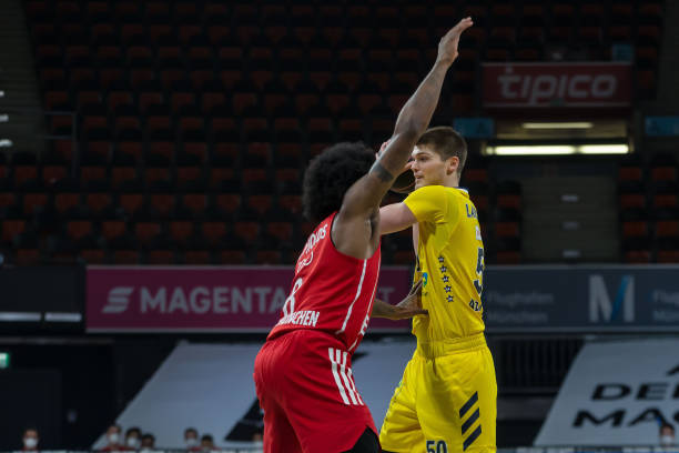 更源于团队 更源于团队