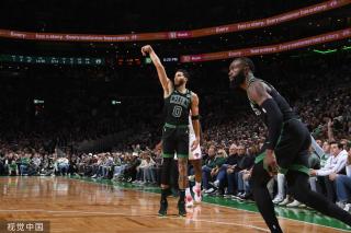 反复的背部 反复的背部