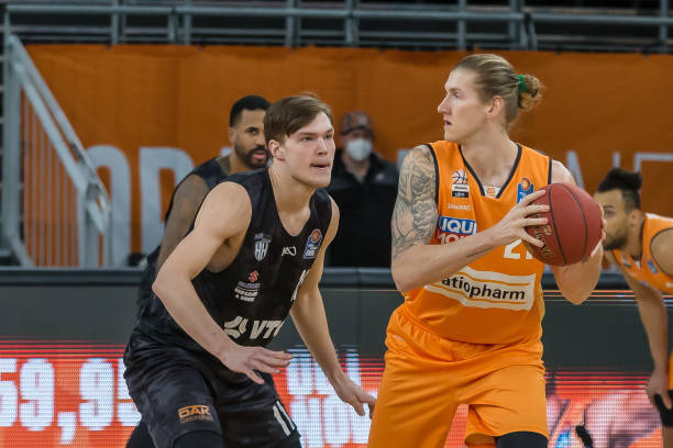 势和坚定的 势和坚定的